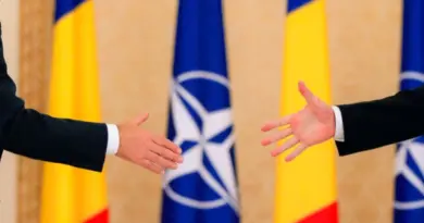 Roumanie, OTAN et comptes fictifs : du faux contenu d'Euronews circule massivement en ligne