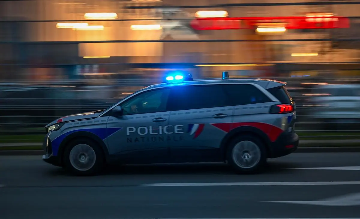 Royan : le conducteur fait un malaise et traverse la route