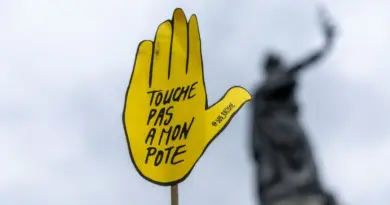 SOS Racisme porte plainte contre l’ex-ministre Noëlle Lenoir pour ses propos sur les Algériens