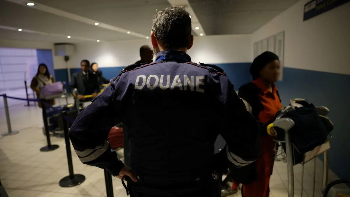 Saisie de 107 kilos de cocaïne à l’aéroport de Roissy : le recruteur présumé des mules accuse un certain Johnny