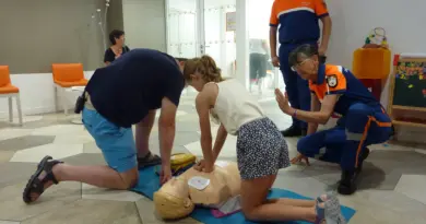 "Simplement avec ses mains, on peut sauver des vies": la Protection civile propose des ateliers d’initiation aux gestes de premiers secours à Nice