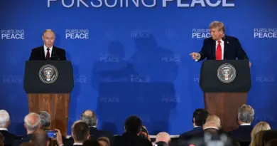 Sommet sur l'Ukraine : Donald Trump et Vladimir Poutine évoquent des "progrès" sans faire d'annonces après leur rencontre en Alaska
