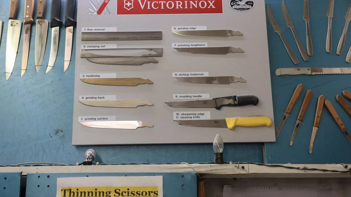 Suisse: Les droits de douane, un défi massif pour les couteaux Victorinox