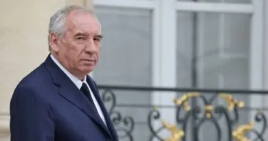 Suppression de deux jours fériés : le gouvernement vise 4,2 milliards d’euros dès 2026 avec cette mesure