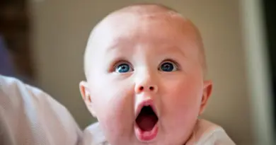 Sur France Inter, “Les super pouvoirs des bébés” pour mieux comprendre le comportement des tout-petits