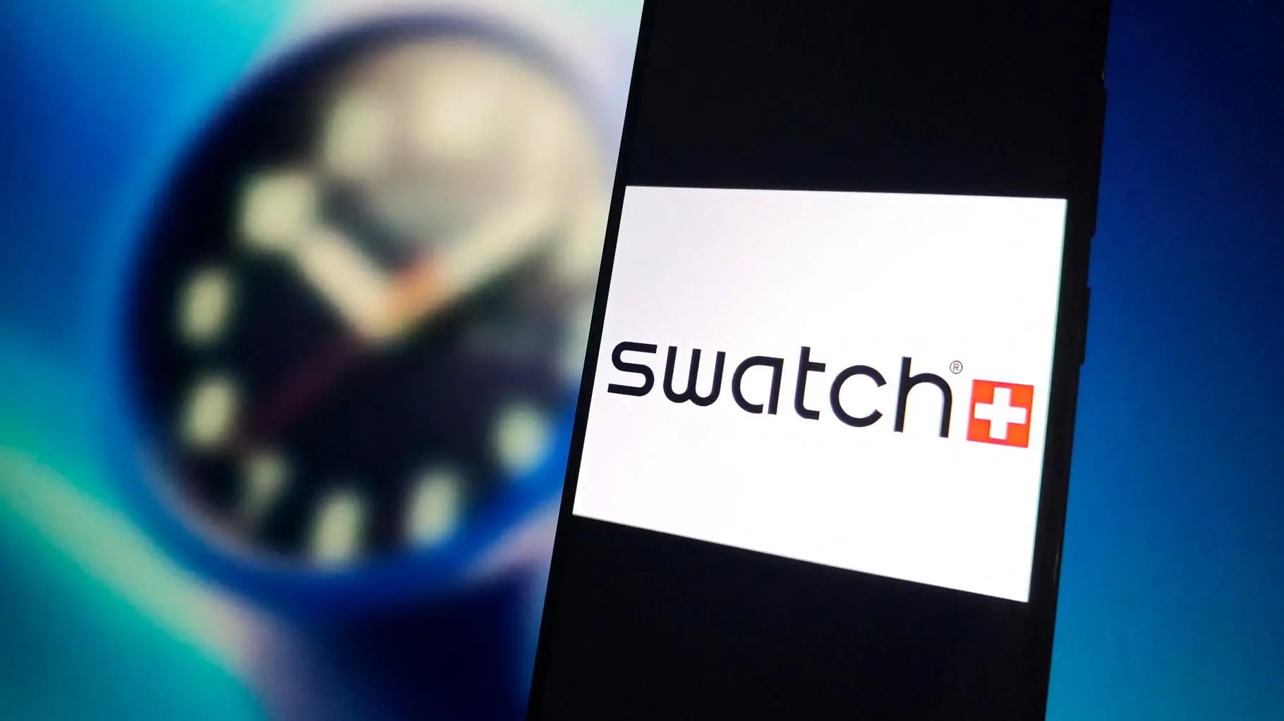 Swatch retire cette publicité après de virulentes accusations de racisme
