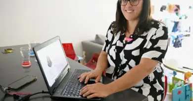 TÉMOIGNAGE. "J’ai envoyé plus de 600 candidatures" : le combat d’Aurélie, maman solo pugnace, pour décrocher une alternance