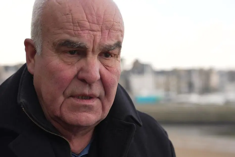 TÉMOIGNAGE. "Nous avons assez souffert, il a assez souffert", l’appel d’un père pour son fils dans le coma depuis 20 ans