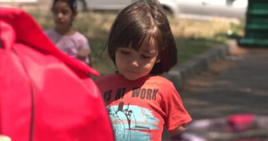 TÉMOIGNAGE. "On va dormir dehors cette nuit" : des familles, dont 11 enfants, expulsées d'un squat à Limoges