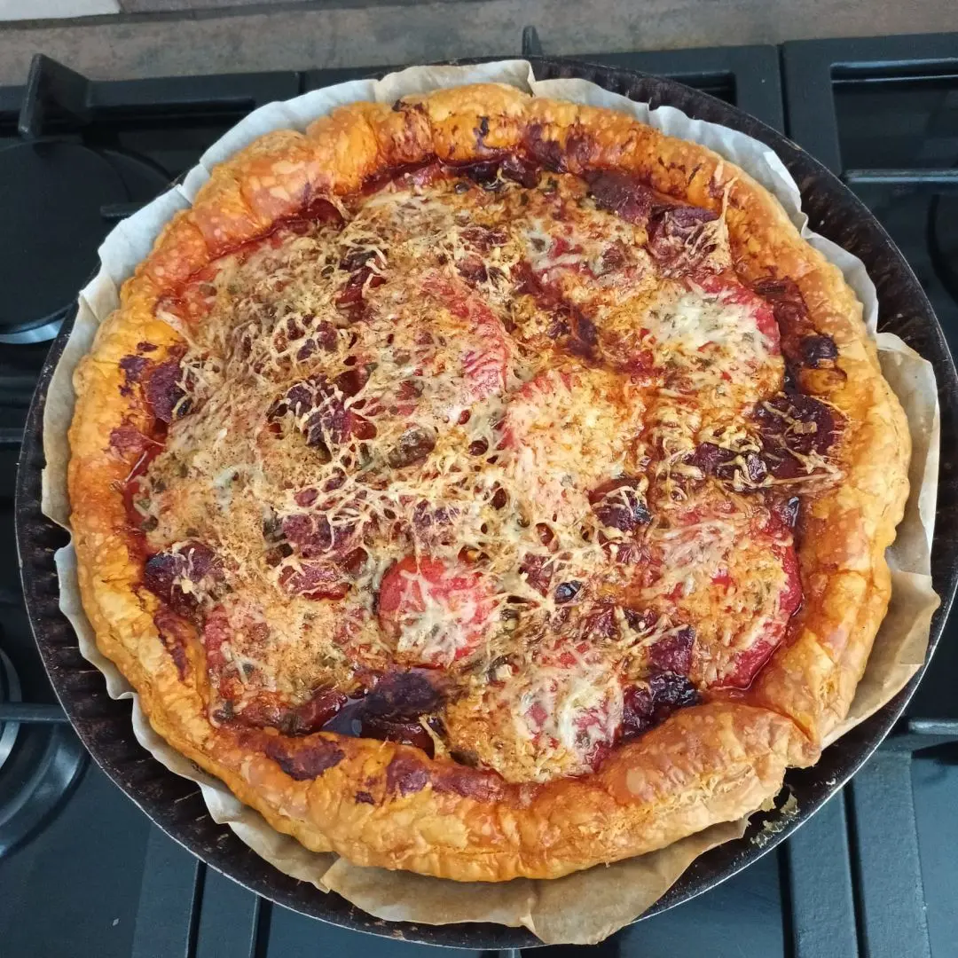 🥧 Tarte façon brushetta avec 🍅 tomates et chorizo