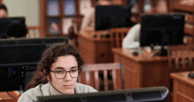 Taux de réussite exceptionnel à un examen réputé pour être "le plus sévère du pays" : l’intelligence artificielle a-t-elle favorisé une triche massive ?
