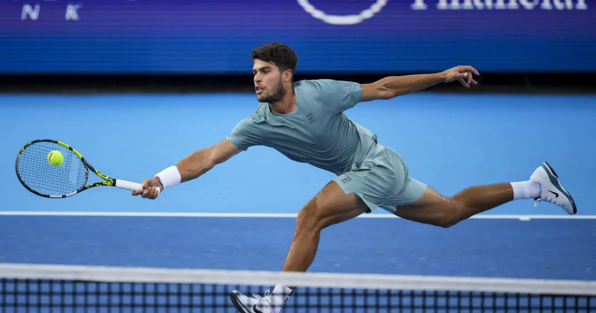 Tennis. Carlos Alcaraz remporte le Masters 1000 de Cincinnati après l'abandon de Jannik Sinner en finale