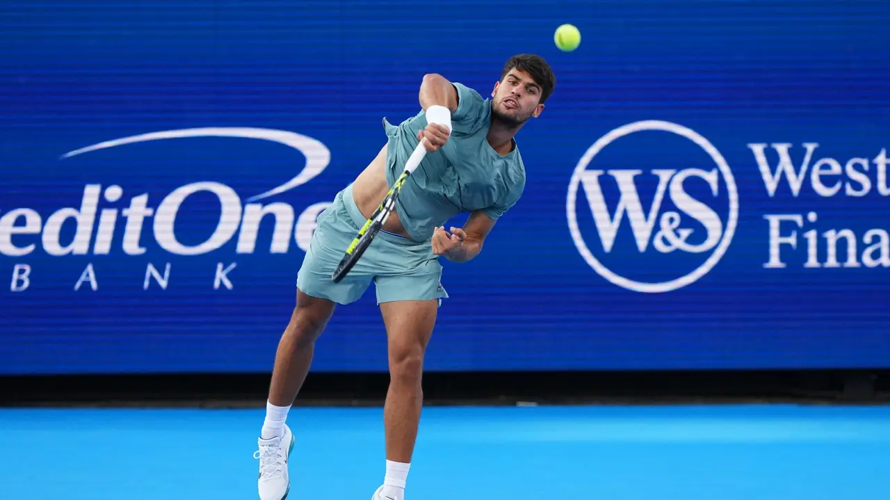 Tennis : Carlos Alcaraz sacré à Cincinnati après l’abandon de Jannik Sinner en finale