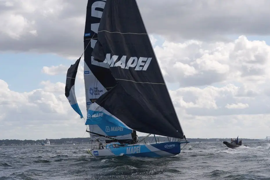 The Ocean Race Europe. Collision spectaculaire du voilier de Thomas Ruyant