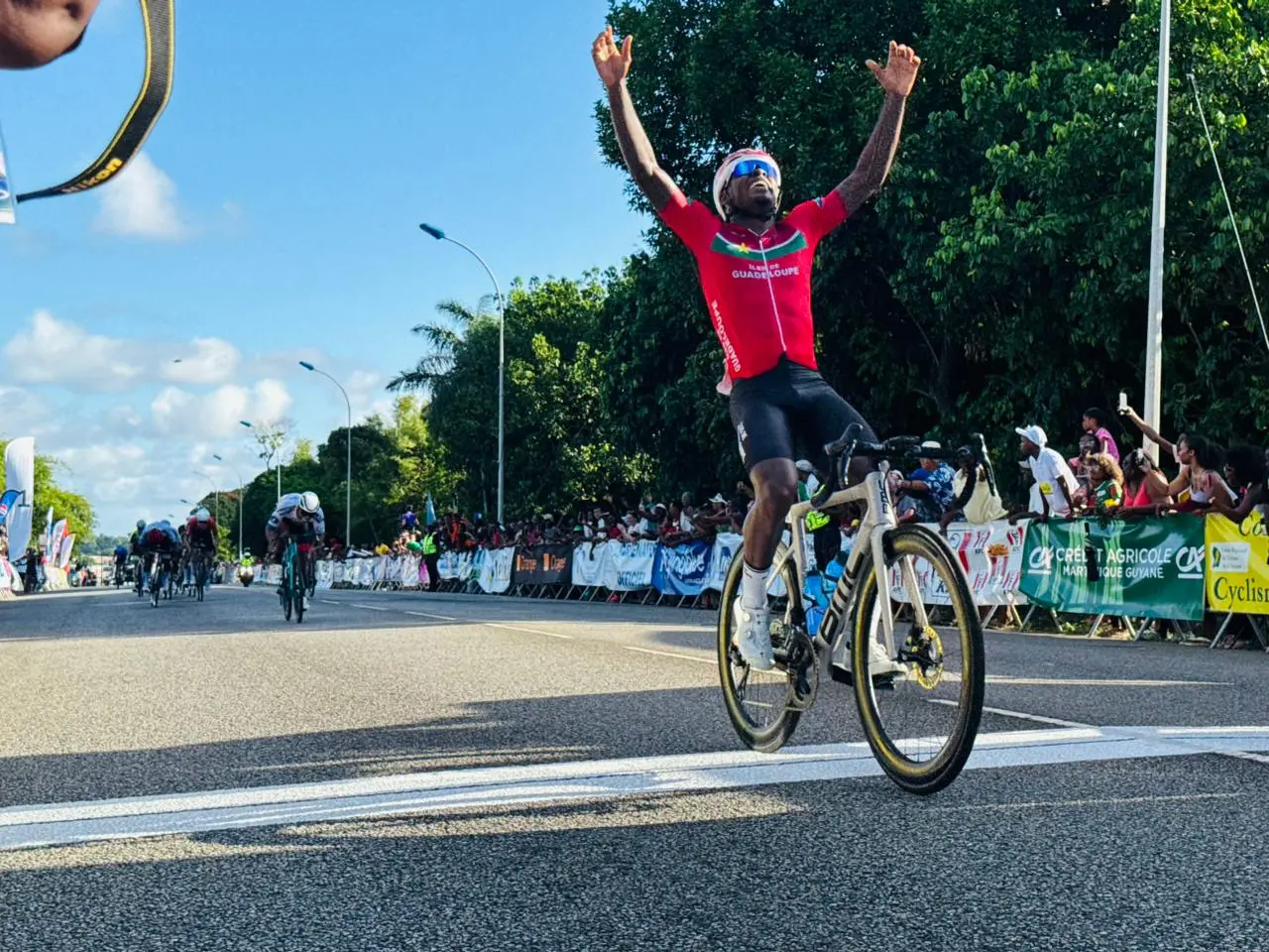 Tour de Guyane 2025 : Derouault bouscule le général, Géran s’impose à Rémire-Montjoly