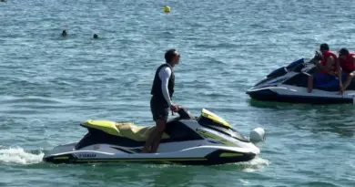 Trop rapides, trop nombreux, trop bruyants et polluants : cette municipalité part en guerre contre les jet-skis