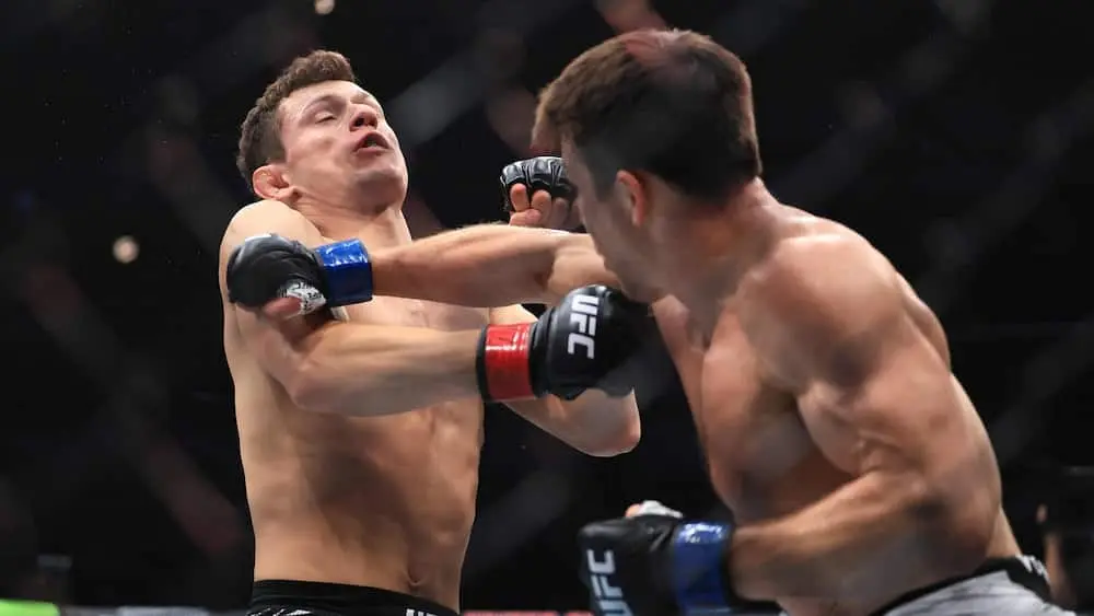 UFC 319 : un percutant K.-O. d'Alexander Hernandez en sous-carte - TVA Sports