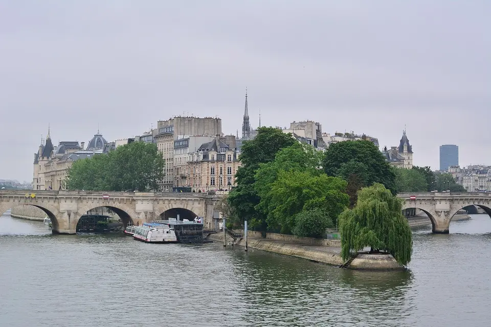 francophonie, Paris, Dakar, Montréal, Brussels, landscape, people, culture, city, Africa