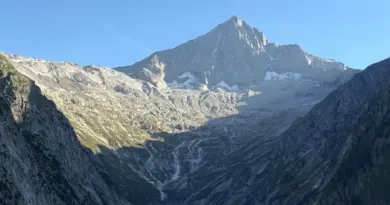 Un alpiniste suisse meurt lors d’une chute en pleine ascension du Bietschhorn