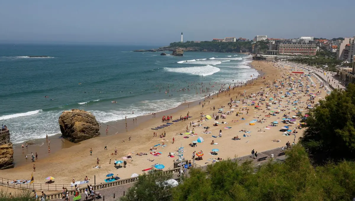 Un dealer tente de corrompre des policiers venus l'interpeller sur la grande plage de Biarritz - ici