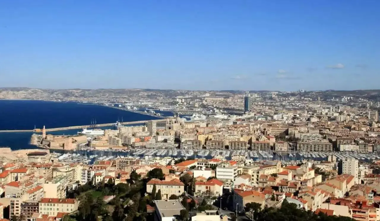 Un entraineur d'athlétisme écroué pour viol et agression sexuelle sur mineurs à Marseille
