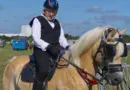Un homme à cheval