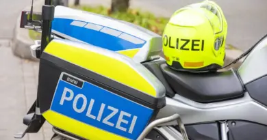 Un homme armé cambriole un bureau de tabac et s'enfuit, un avis de recherche est lancé