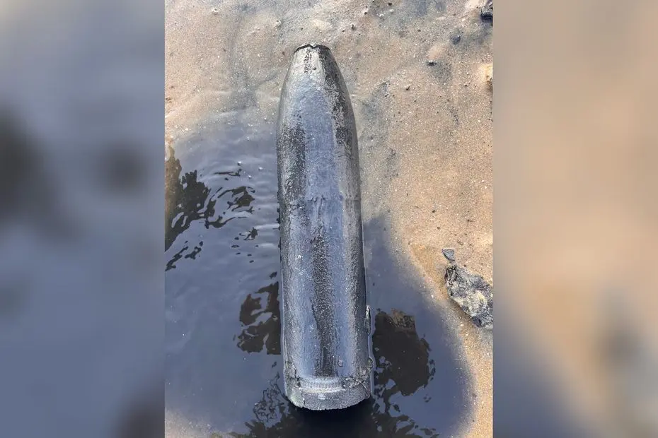 Un obus d'une taille "assez rare" découvert sur la plage de cette petite commune : les plongeurs démineurs interviennent