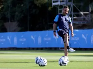 "Une bagarre de bar", "Jamais vu ça", "Je ne vais pas me prostituer pour un joueur" : Roberto De Zerbi, l’entraîneur de l’OM, revient sur l’affaire Rabiot