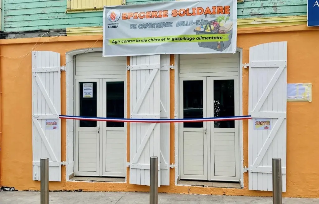 Une épicerie solidaire pour sortir la tête de l'eau