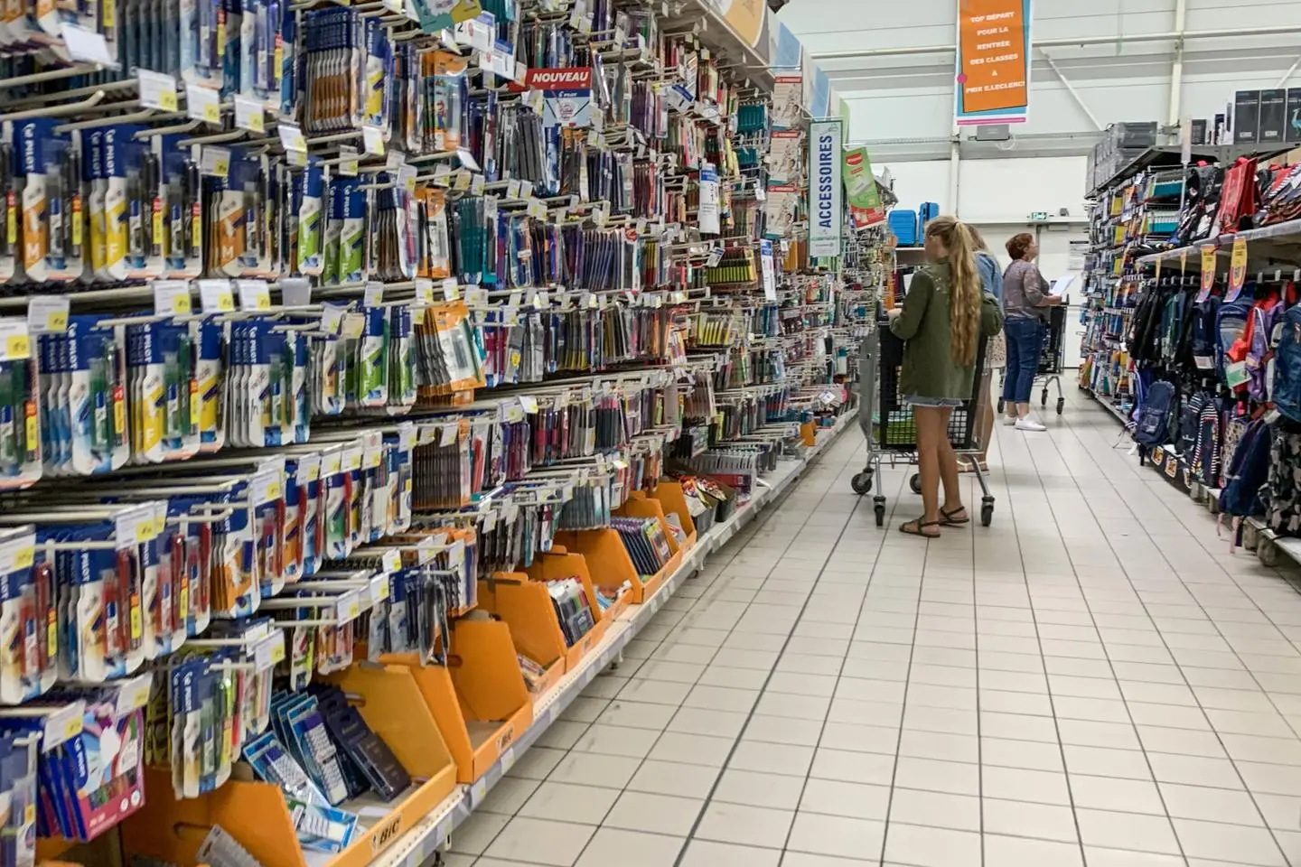 Une forte baisse du prix des fournitures scolaires à la rentrée 2025, selon l’association Familles de France
