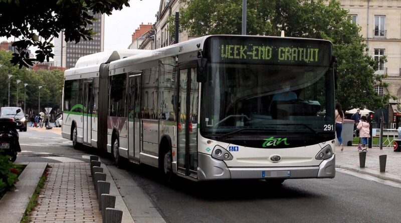 Une nouvelle ligne de Chronobus à Nantes : la ligne 54 devient la C8 et continue de desservir la gare SNCF - ici