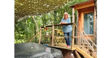 Une nuit au bord de la Creuse. Des chalets dans la paisible campagne de Chitray
