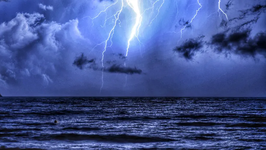 Une vague d’orages arrive : avec l’ouragan Erin, le tonnerre va gronder sur la France la semaine prochaine