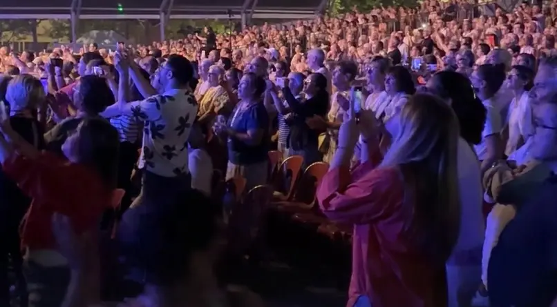 VIDÉO. Festival Darc : Sheila, icône yéyé, livre un show rafraîchissant à Châteauroux pour ses 80 ans