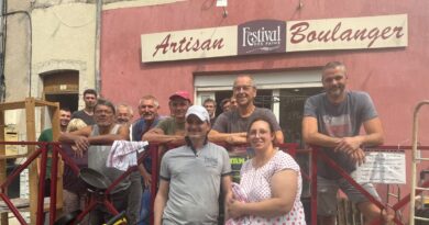 VIDÉO - La mobilisation du village de Pompignan pour sauver son unique boulangerie - ici
