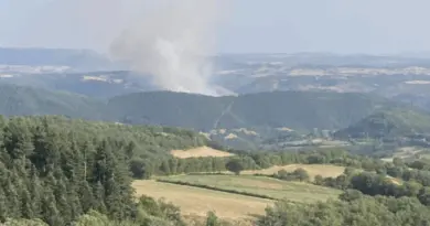 VIDEOS. Incendies en Aveyron : un "gros panache" à Saint-Rome-de-Tarn, un autre départ de feu signalé à Combret, plus de 100 pompiers ont été engagés