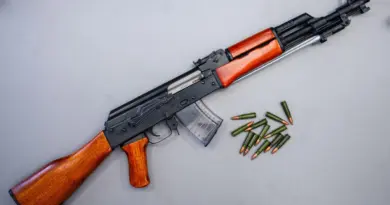 Val-de-Marne : arrêté avec une voiture volée et un fusil d’assaut, Rayan, 22 ans, soupçonné d’être un homme de main