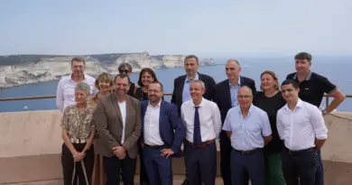 Visite du ministre de la Santé Yannick Neuder à Bonifacio - Mairie de Bonifacio