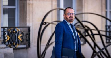 Vote de confiance : "Je dois m'assurer de poursuivre ma mission" assure le ministre de la Santé, Yannick Neuder - ici