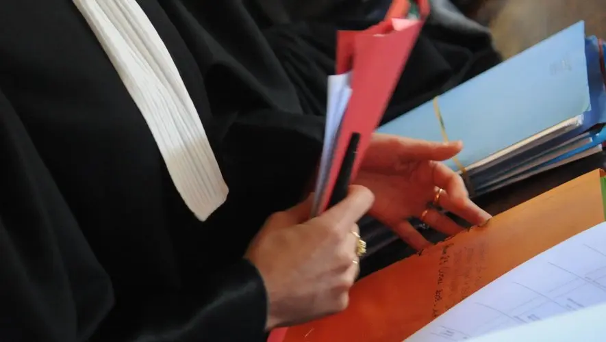 "Vous trouvez ça normal de consommer de la cocaïne au volant alors que vous êtes dans l’attente d’un procès pour tentative de meurtre ?" : sans permis et drogué, un conducteur rattrapé par son passé