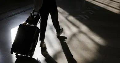Vrai ou faux. Les députés français prennent-ils 45 jours de vacances ?