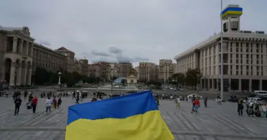 Zelensky réclame à nouveau une rencontre avec Poutine, Moscou lui reproche son insistance