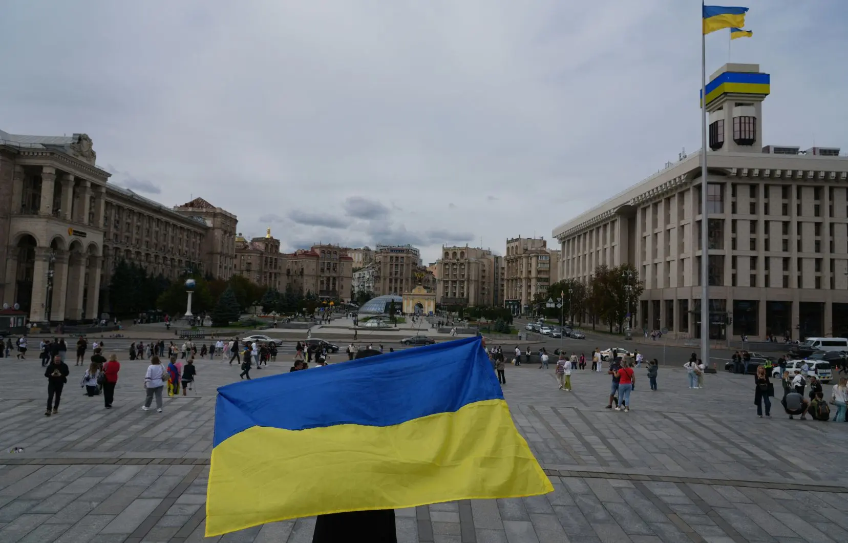 Zelensky réclame à nouveau une rencontre avec Poutine, Moscou lui reproche son insistance