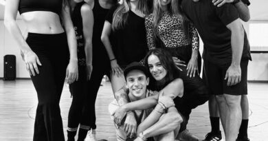 Photos from Alizée's post
