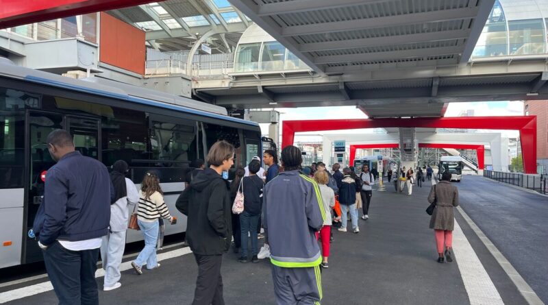 À Massy, une nouvelle gare routière moins dangereuse pour les usagers mais qui reste « à améliorer »