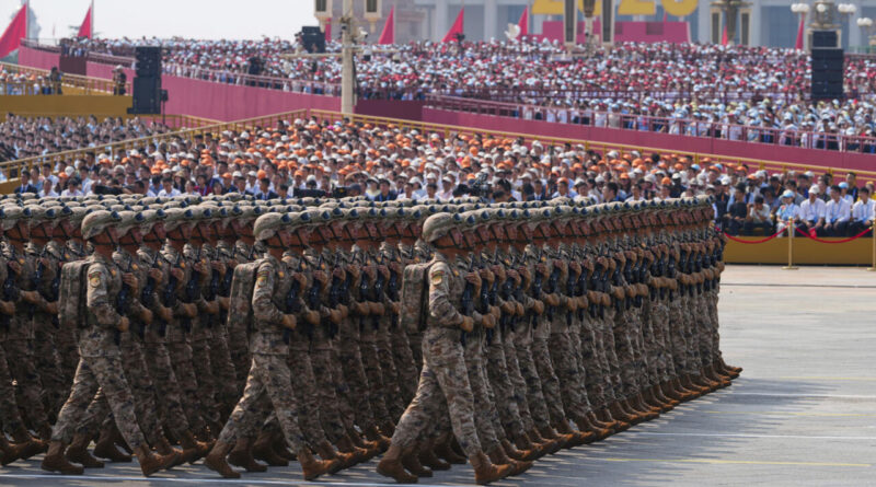 Accents du monde - Parade militaire à Pékin : Xi Jinping en démonstration de force