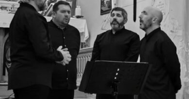 Altare – Les Jeudis Polyphoniques – Église Saint Dominique – Bonifacio   Toutes les semaines d’avril à octobre, un concert de ch...