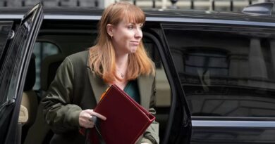 Angela Rayner, accusée de fraude fiscale, quitte le cabinet Starmer 