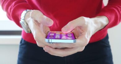 Apple alerte des utilisateurs français d'iPhone visés par des logiciels espions